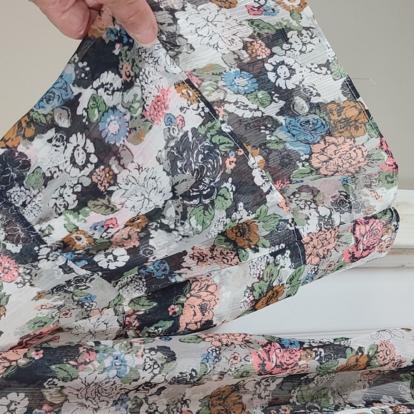 Lauren Conrad Floral Sash Tie Blouse - Picture 4 of 13